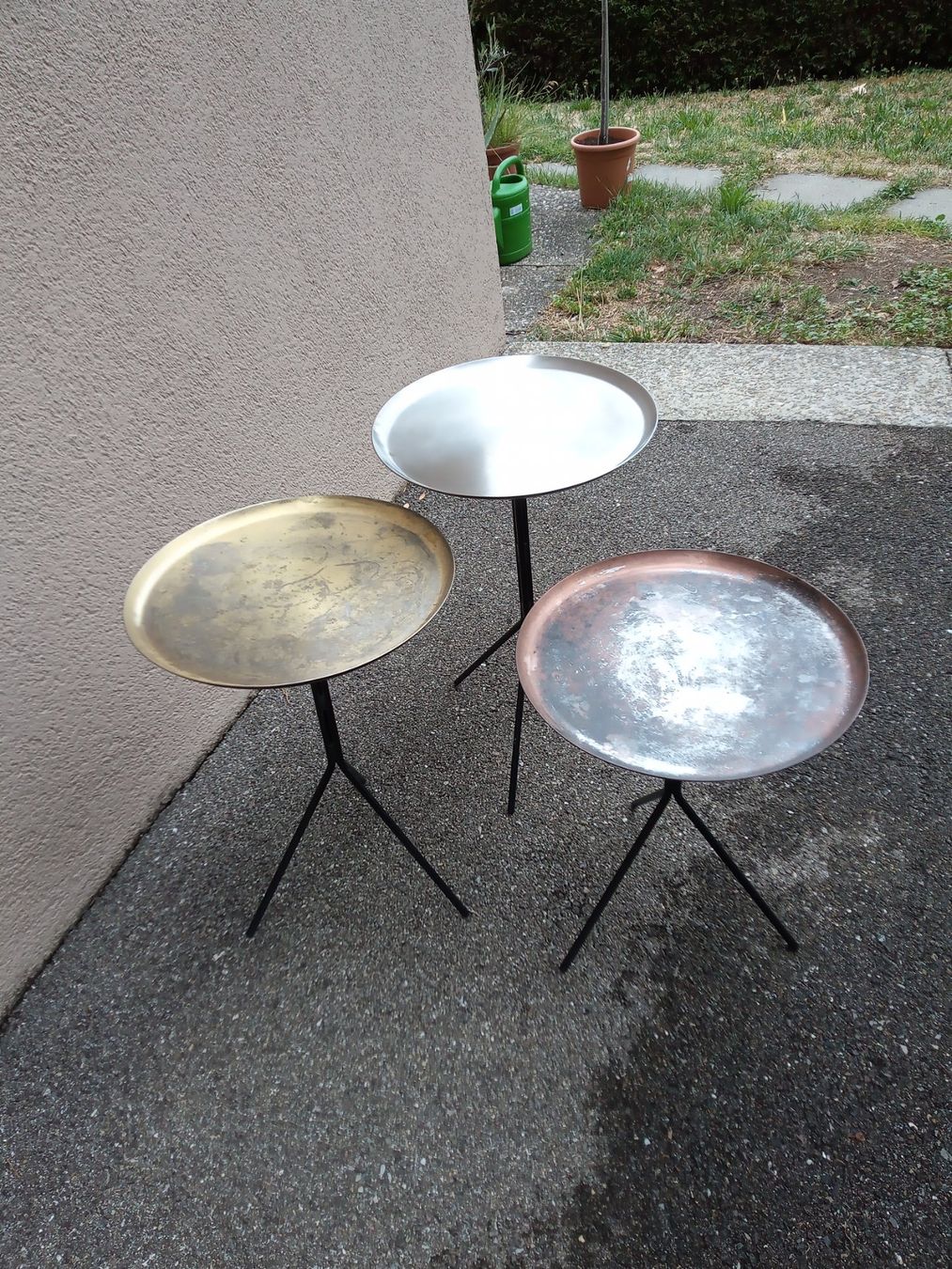Tavoli: Drei kleine moderne Beistelltische – Usato da Zürich venduto da edi_c2m6 2