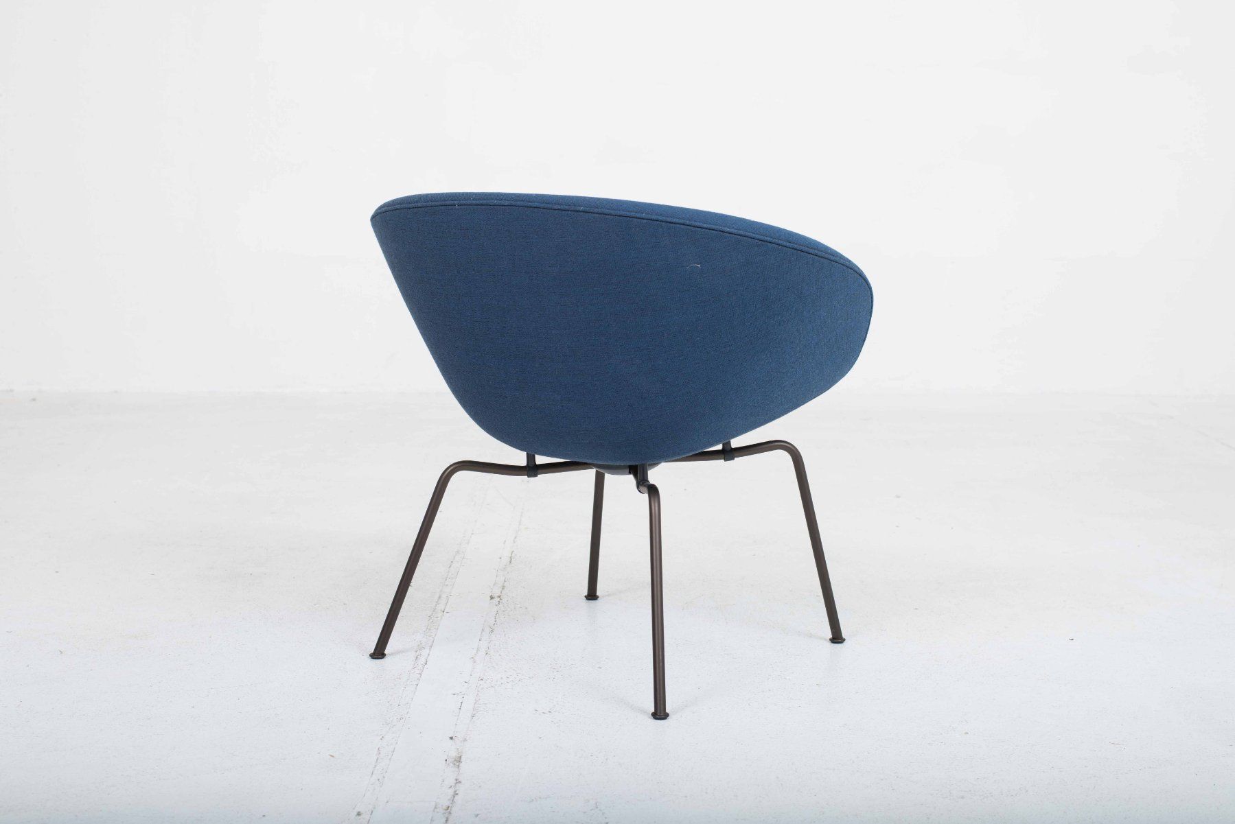 Fritz Hansen Poltrone: Fritz Hansen Pot Sessel von Arne Jacobsen – Usato da Zürich venduto da STUZH38 5