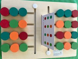 Schiebe-Spiel "Farben-Sortieren-Duell", in Holz, 30x22cm