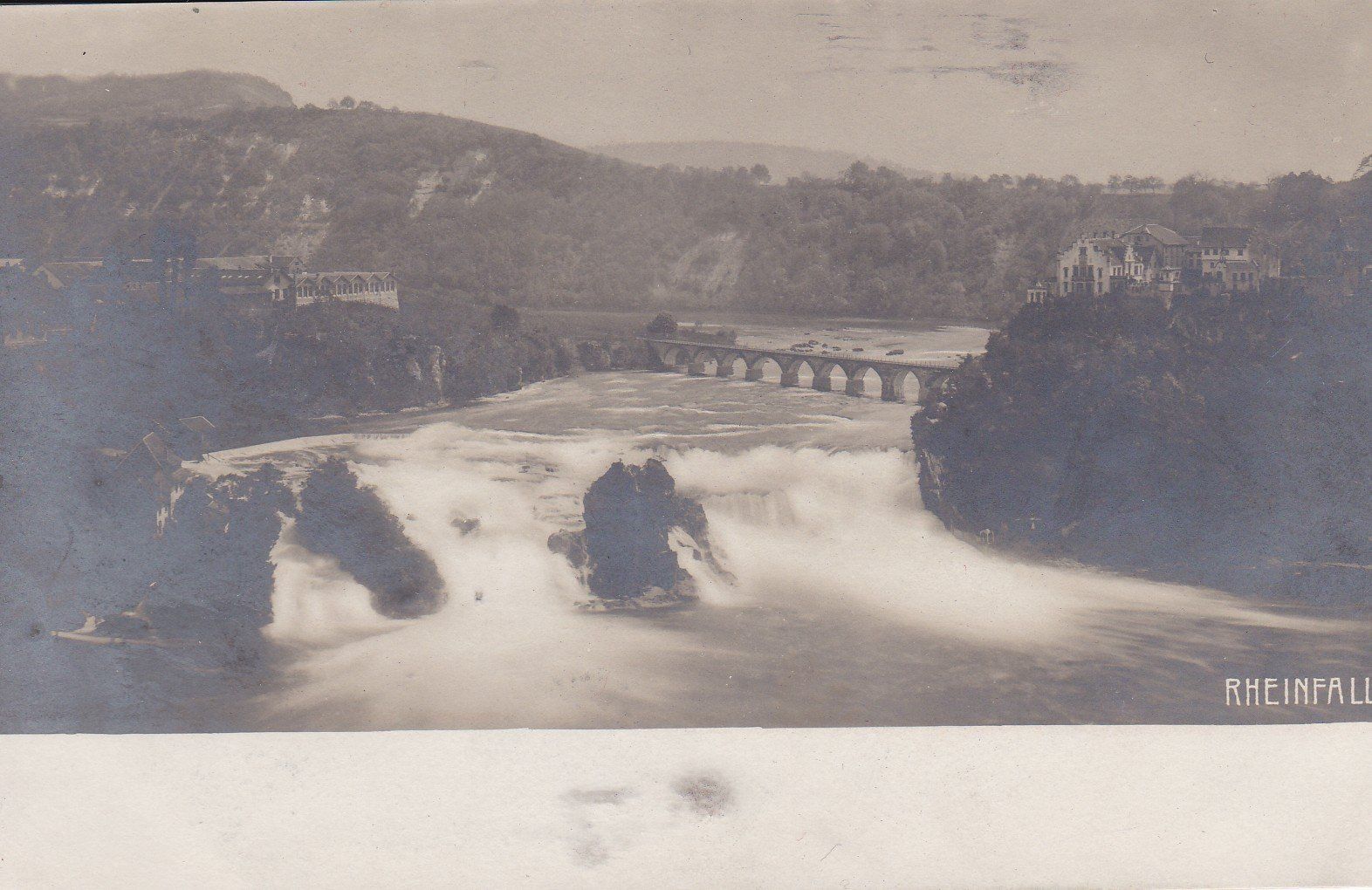 Cartoline postali: Alte Ansichtskarte: Rheinfall, Schloss Laufen – Usato da Neuenhof venduto da Wanton