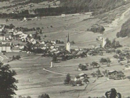 Ansichtskarten: Linthal mit Klausenstrasse , Kirche – Neu (gemäss Beschreibung) aus Grenchen von Bluemchen1900