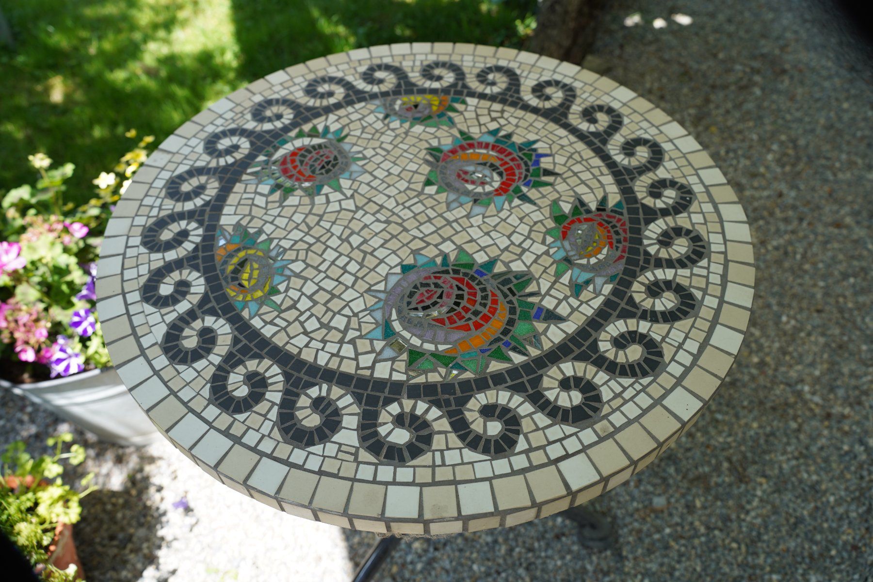 Tische: Mosaiktisch Durchmesser 60 cm – Gebraucht aus Widnau von EsVo66 1