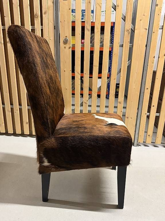 Stühle: Esszimmerstühle Leder & Kuhfell – Gebraucht aus Hünibach von san_2bxn 4