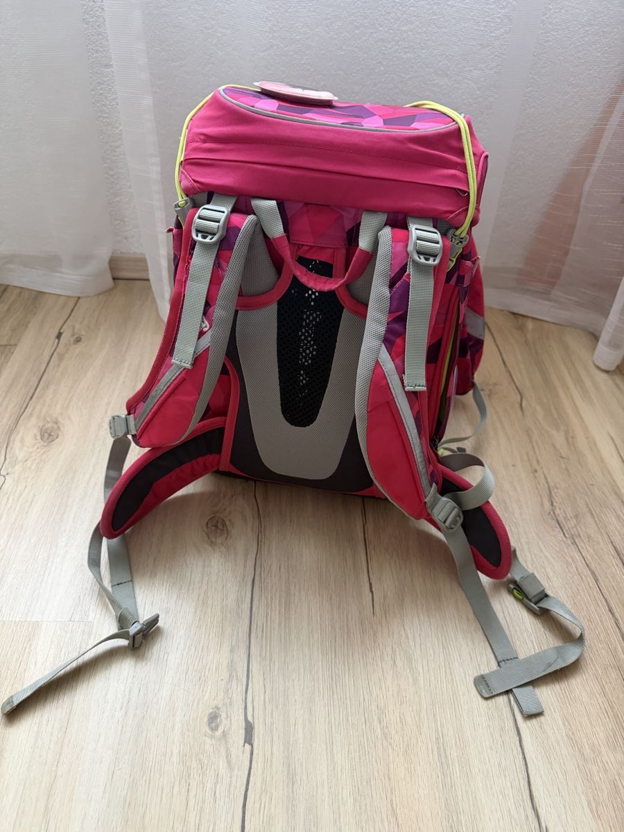 Ergobag Sacs & sacs à dos: Schulrucksack Ergobag, pink-lila – D'occasion à Uetendorf par steinmann90 1