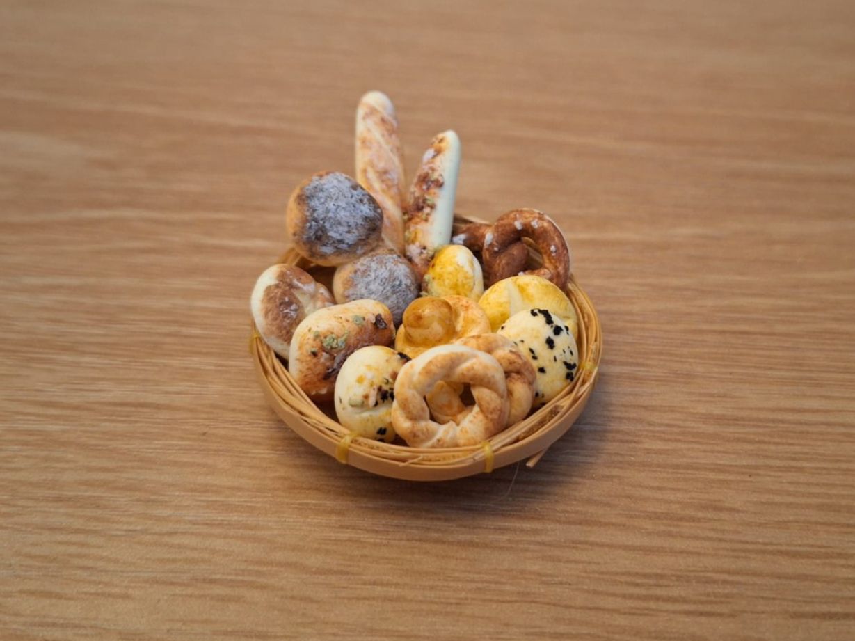 Case e mobili per bambole: Handmade Grosser Brötli Korb – Nuovo (secondo la descrizione) da Zürich venduto da HandmadeTinyFood 3