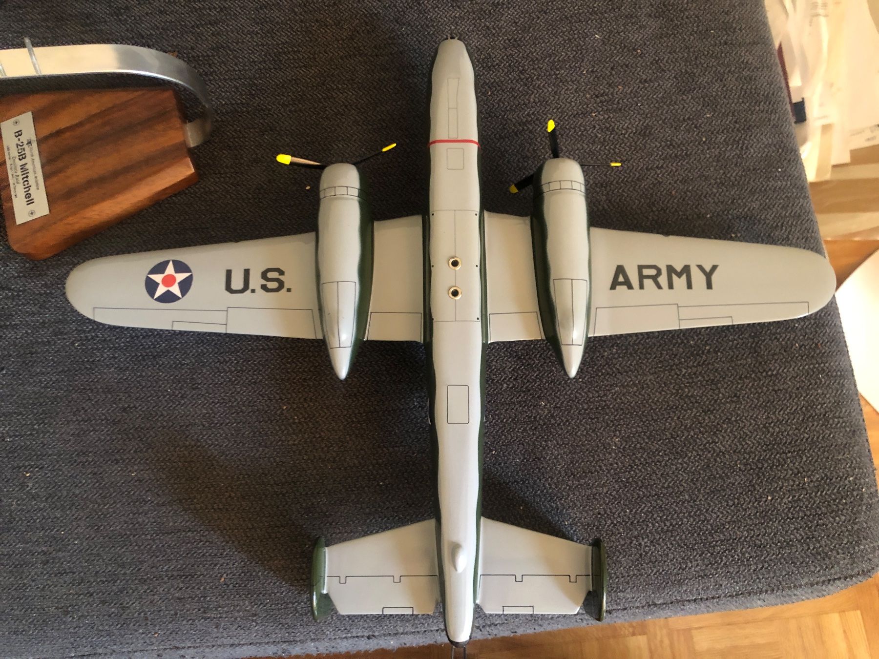 Kit di modellismo & Modellini statici: FLUGZEUG MODEL B-25B Mitchell "Tokyo Doolittle Angriff" – Usato da basel venduto da Lastcall 6