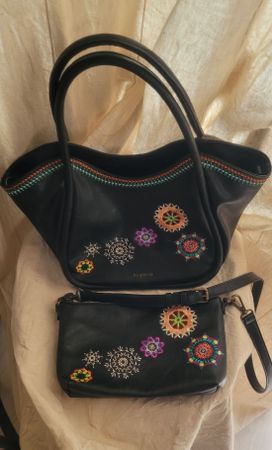 Lot de 2 sacs à main en cuir DESIGUAL