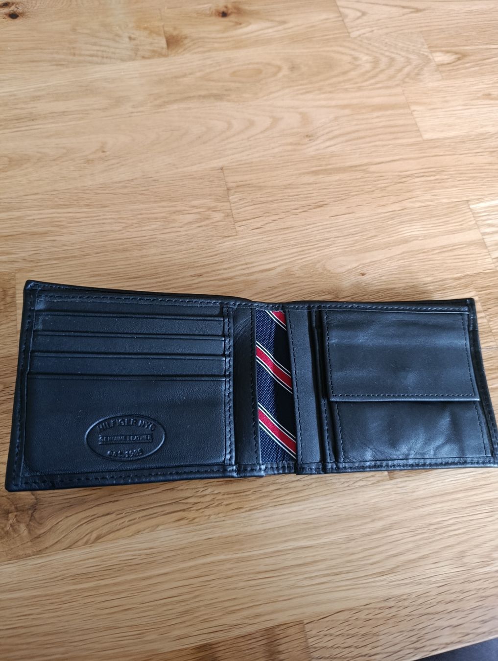 Tommy Hilfiger Portafogli: Geldbeutel Tommy Hilfiger  – Usato da Wittenbach venduto da tho_7jhr 2