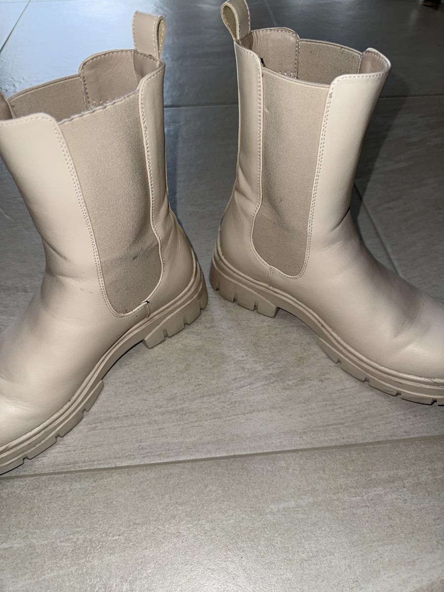 Scarpe da donna: Trendige Winterstiefeletten in Beige, Grösse 40 – Usato da Allschwil venduto da thankslove 4