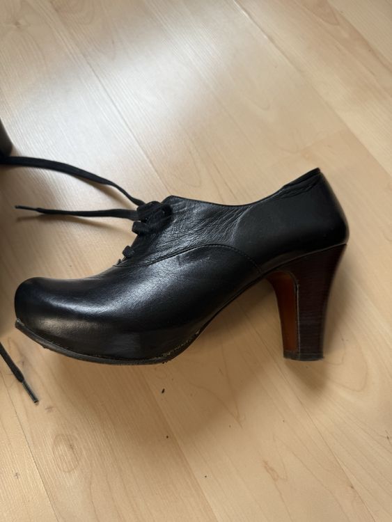 Chaussures femmes: Schwarze Schnürschuhe Leder, Gr. 40 – D'occasion à Wetzikon ZH par cyr_xp7p 1