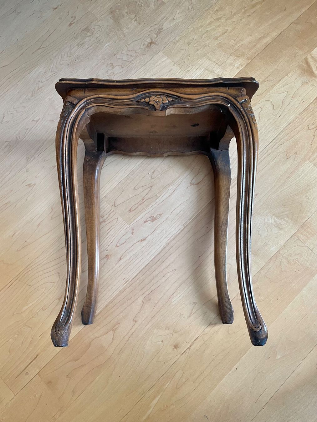 Tavoli: Jugendstil Holztischchen Beistelltisch – Usato da Altdorf UR venduto da zar_fcd6