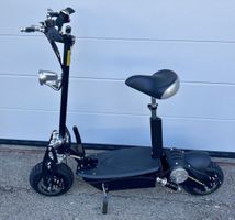 Klappbarer Elektro Scooter 500W schwarz mit abnehmbaren Sitz