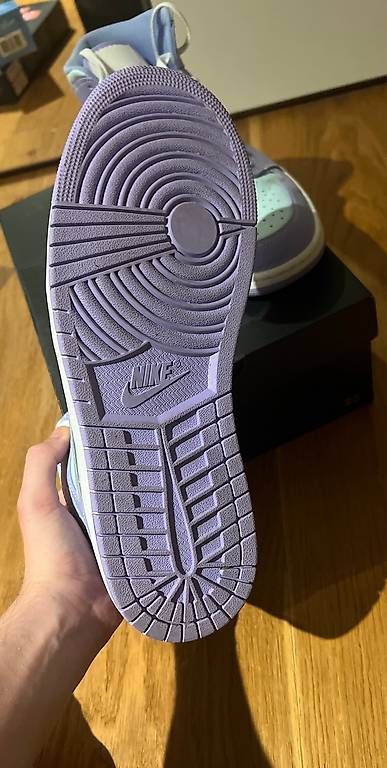 Chaussures hommes: Jordan 1 Mids  – Neuf avec emballage d'origine à Zürich par and_fwy7 4