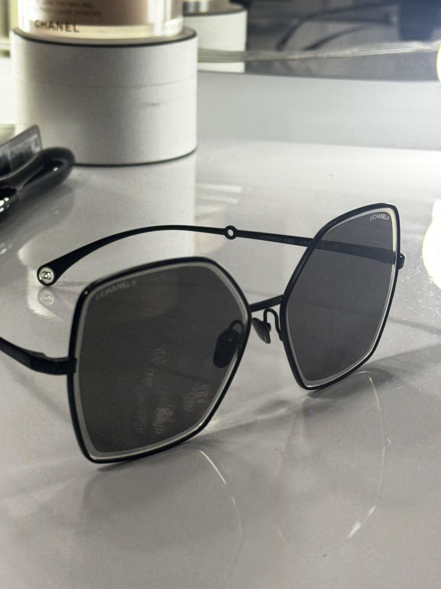 Chanel Occhiali & Lenti: Chanel Sonnenbrille, neuwertig – Nuovo (secondo la descrizione) da Jona venduto da ani_wq5d 1