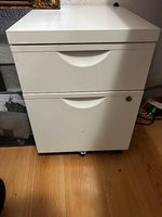 meuble bas pour bureaux, en parfait état 