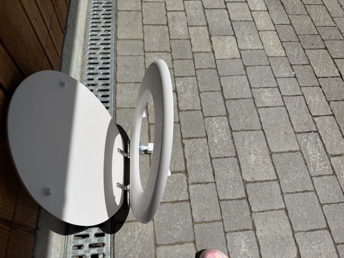 WC: WC Sitz weiss mit Deckel und Befestigung neu – Nuovo (secondo la descrizione) da Villmergen venduto da phi_h8bd