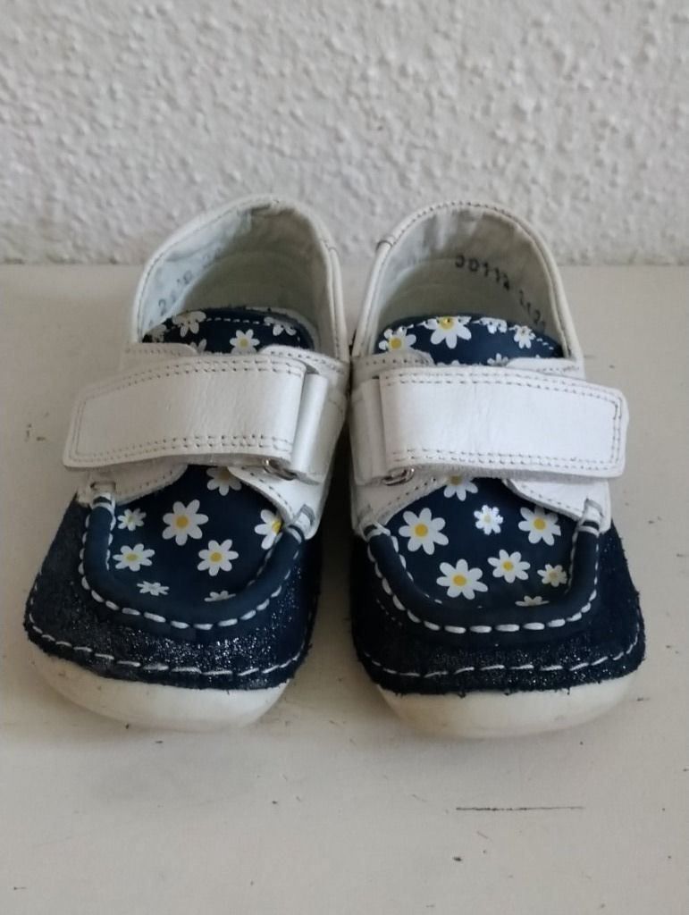 Scarpe per ragazzi: Schuhe Kinder Leder Größe 20 – Usato da Richterswil venduto da C011