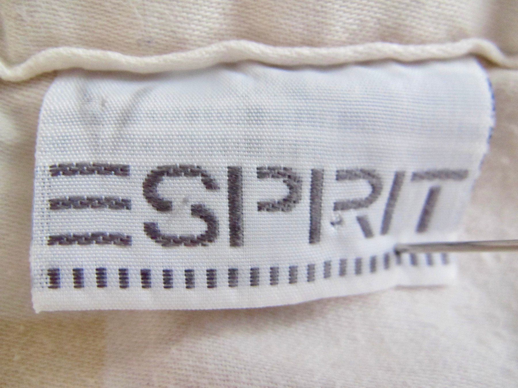 Esprit Coperte: COUVRE -LIT ESPRIT – Usato da Murten venduto da Selliot 5