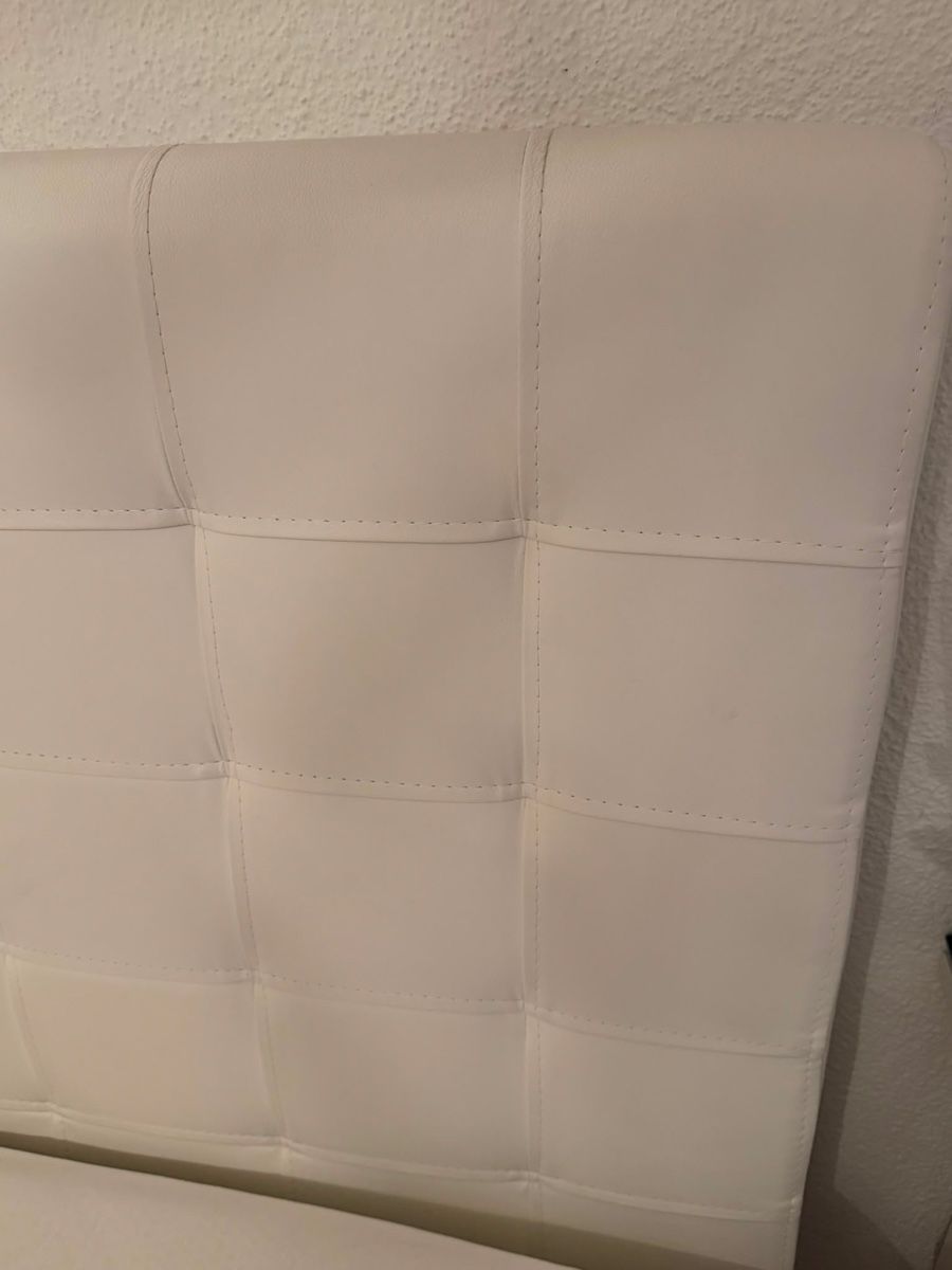 Lits: Boxspringbett weiss mit Kopfteil – D'occasion à Gossau ZH par lim_67nn 2