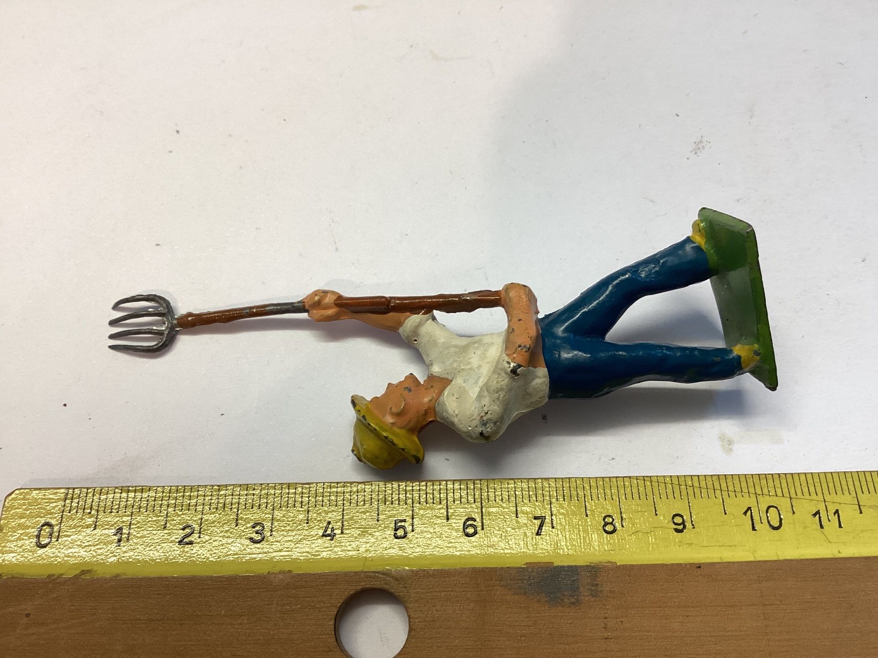 Giocattoli: Alte Spielzeug Figur Bauer mit Gabel Vintage – Usato da Eglisau venduto da mar_5rn2 3