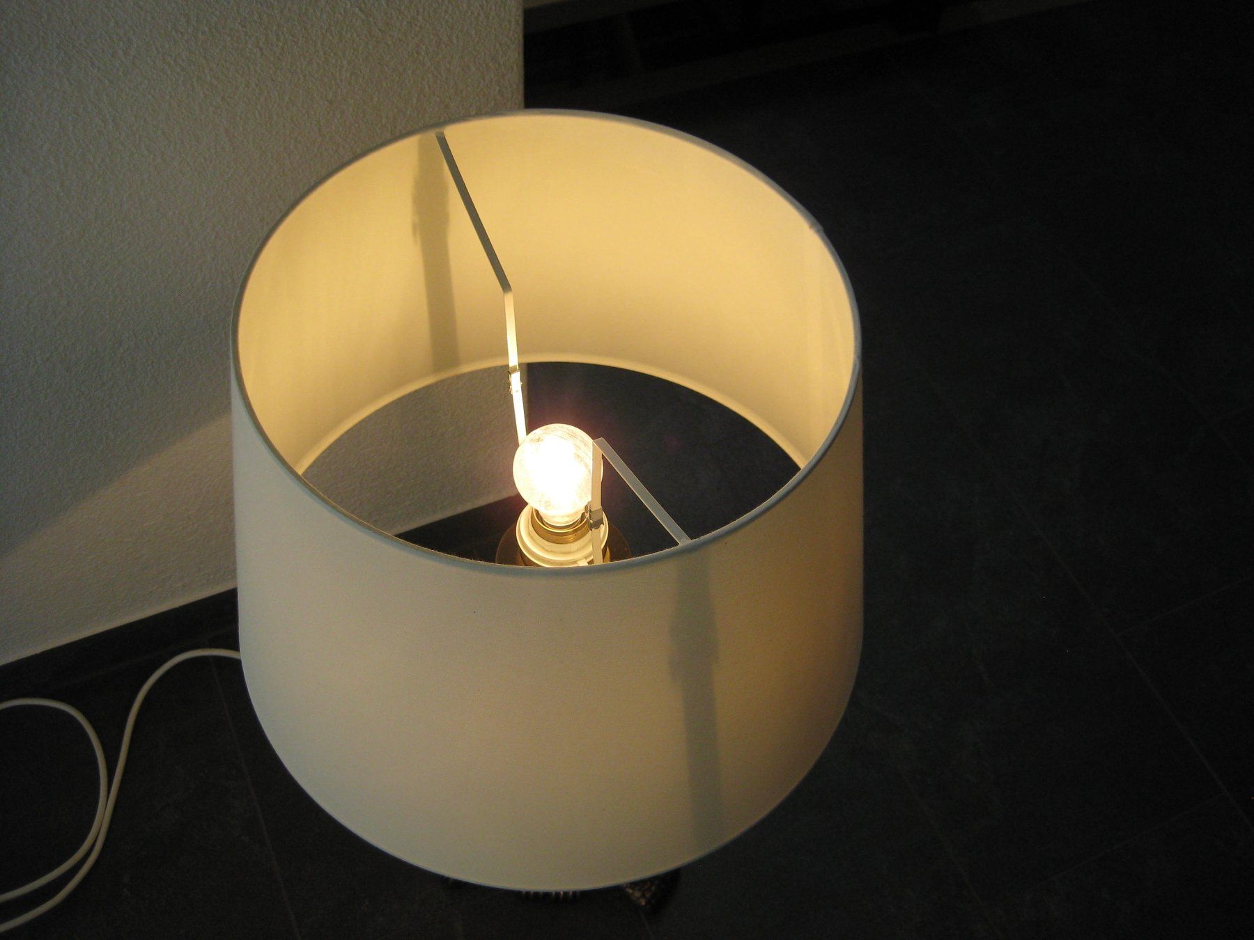 Lampade: Grosse Lampe mit Messingfuss, Asiatisch – Usato da Subingen venduto da K7passt_immer 8