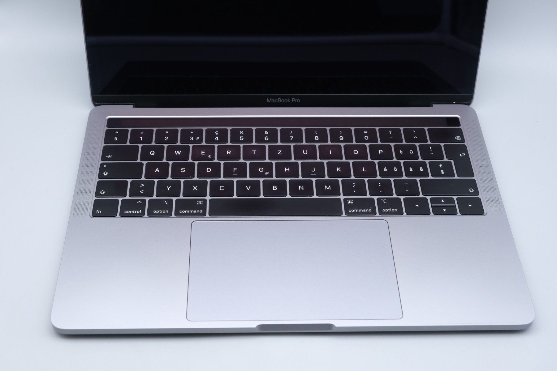 Apple Portables: Apple MacBook Pro 2019 13Zoll Touchbar ICloud Lock – D'occasion à Ramsen par Studio82 5