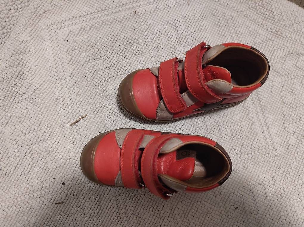 Schuhe für Jungen: Basket chaussure Benjie taille 24 – Gebraucht aus Veyrier von cec_2xq6