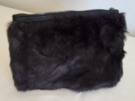 H&M Clutch Tasche Kunstfell schwarz