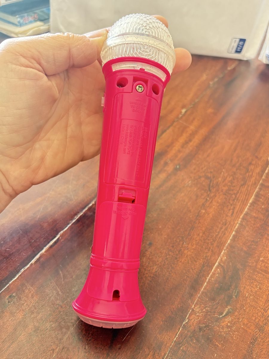 Giocattoli: Microphone rose Barbie "Pink Rocks" pour enfant – Usato da Vufflens-la-Ville venduto da newlifegva 2