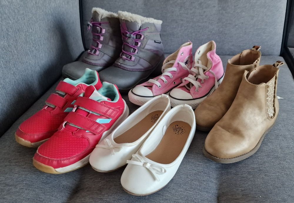 Lot de chaussures Fille Taille 30 Acheter sur Ricardo