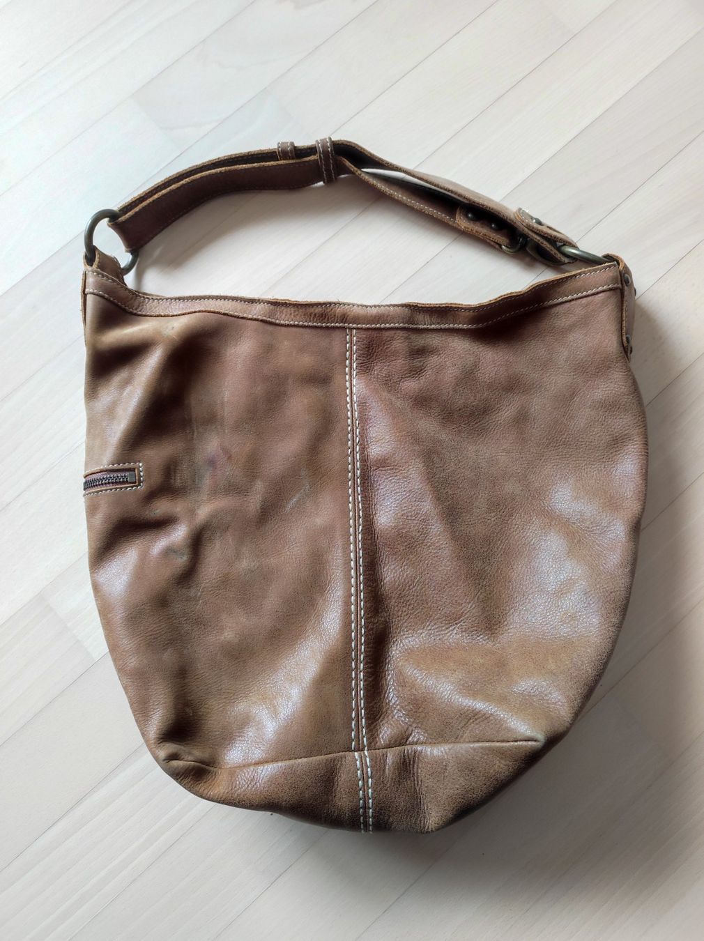 Sonstige Kleidung & Accessoires: Roots Schultertasche aus Leder – Gebraucht aus Pfungen von aniar 3