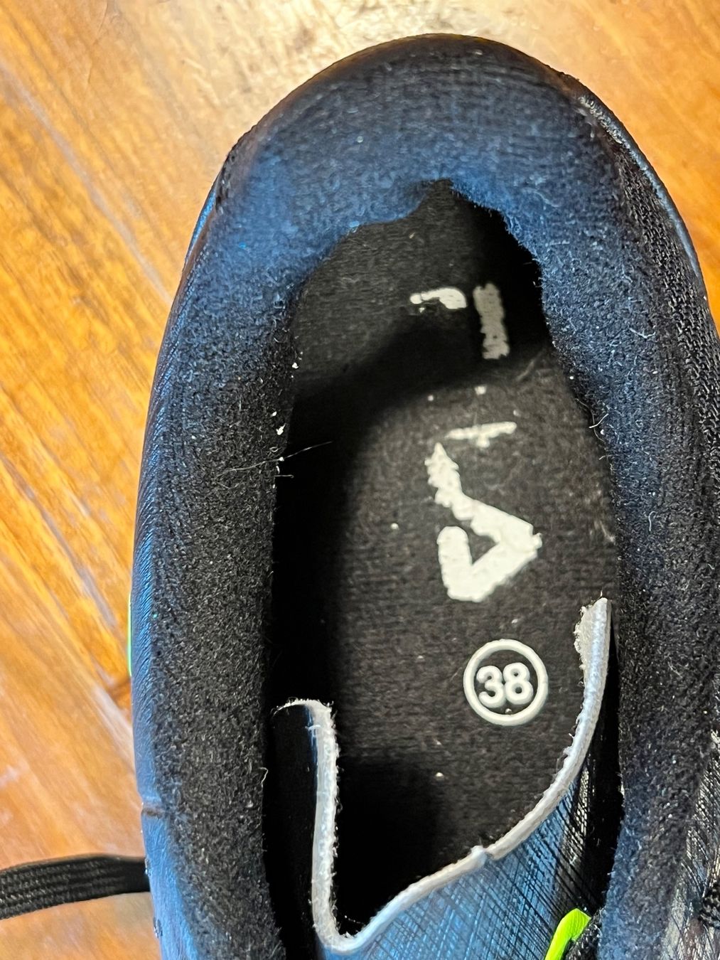 Fila Scarpe per ragazzi: Fila Hallenschuhe – Usato da Küttigen venduto da Klingengleiter 6