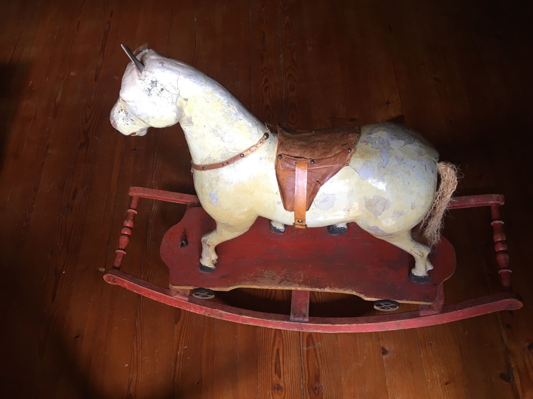 Sculture & Statue: Antikes Pferd aus Pappmaché – Usato da Appenzell venduto da azeller1 1