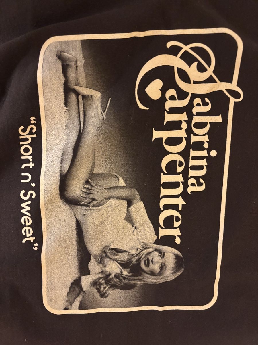 Maglioni & Felpe: Sabrina Carpenter "Short n' Sweet" Pullover – Nuovo (secondo la descrizione) da Andelfingen venduto da Good_Quality 1