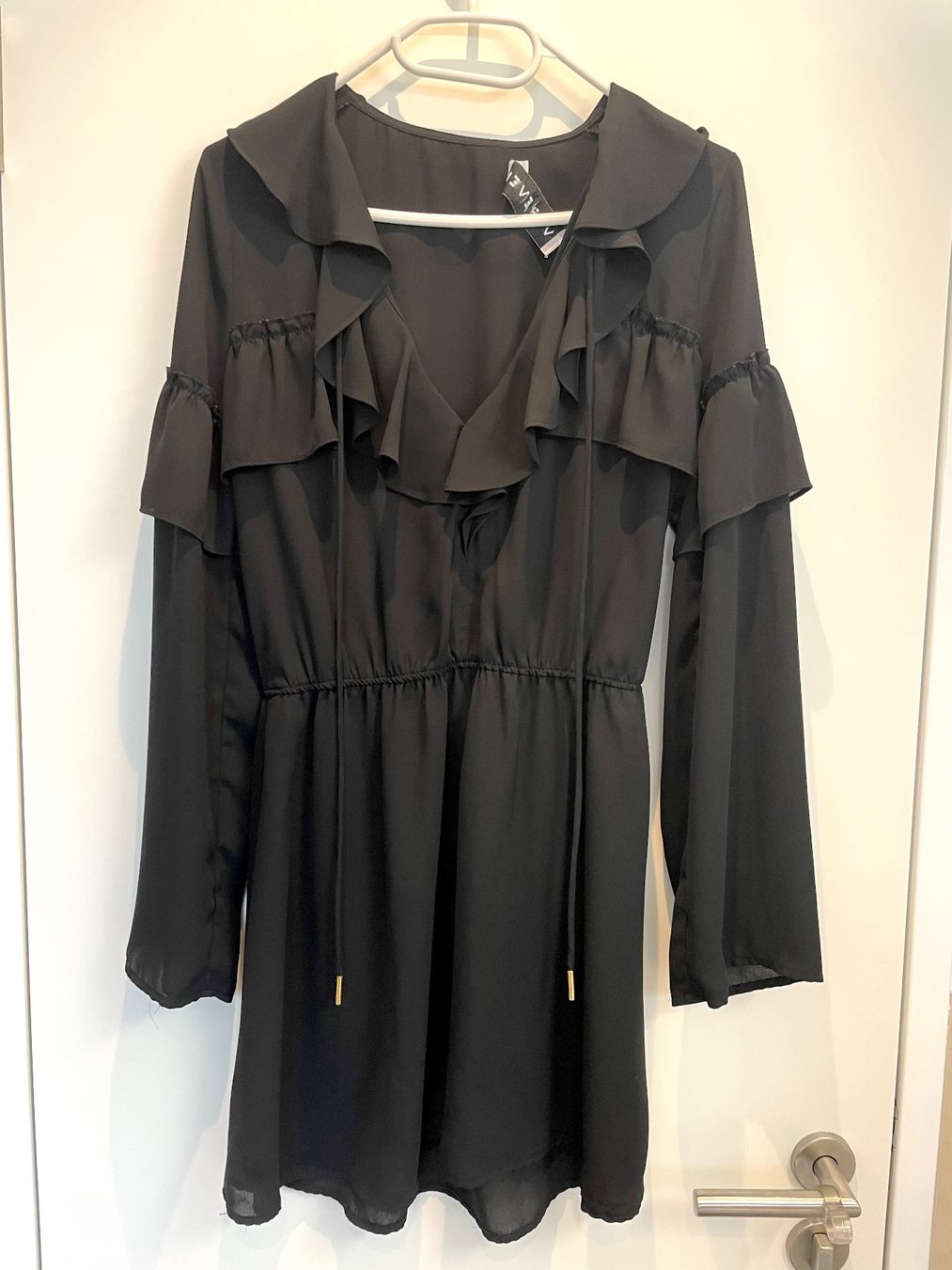 Kleider: Ivyrevel Cocktailkleid (36) – Gebraucht aus Triesen von antonellaaa_