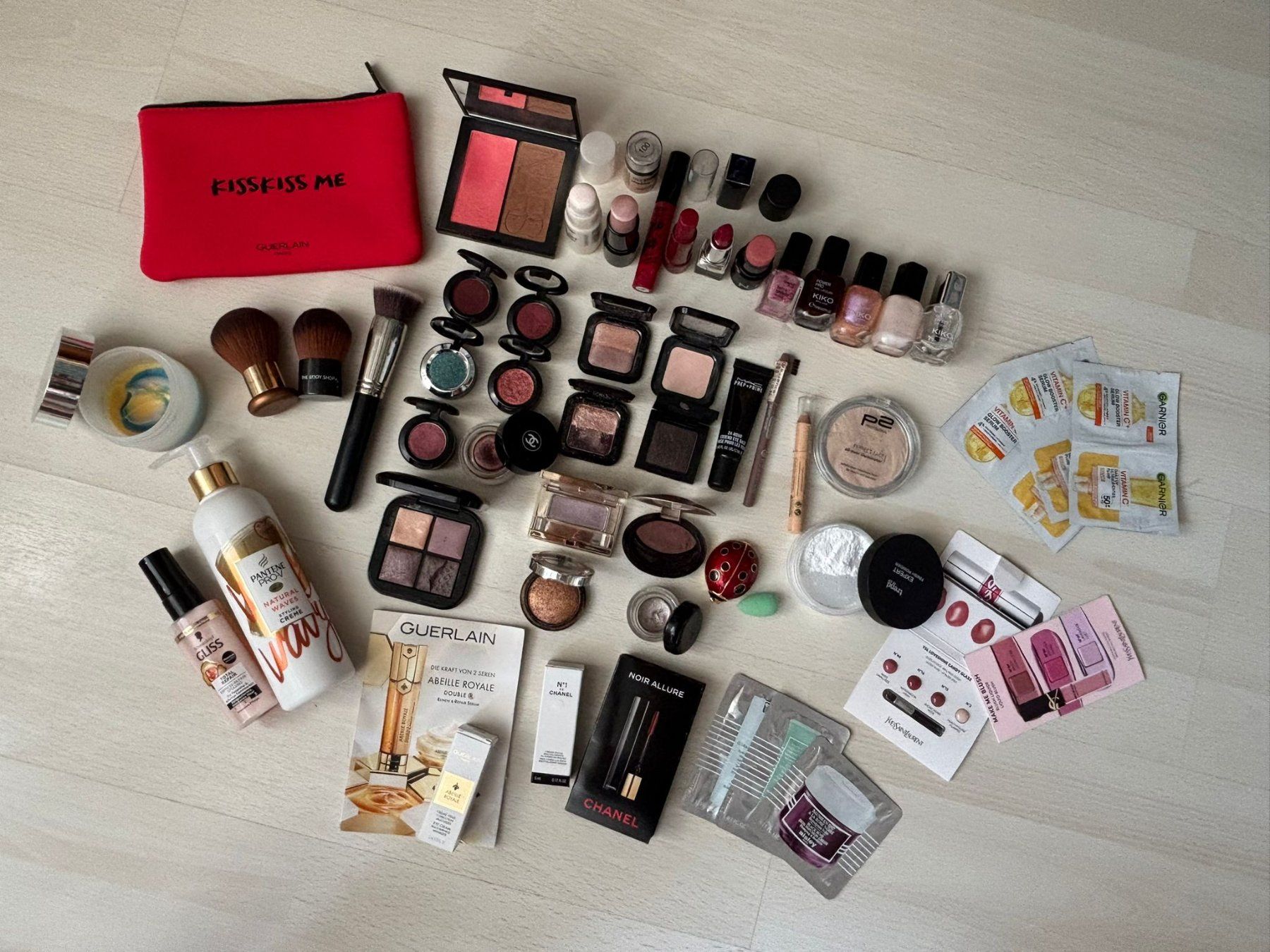 Maquillage: MAC, Kiko, Nars, Dior, Guerlain Make-Up Set – D'occasion à Jonen par Lux.K.