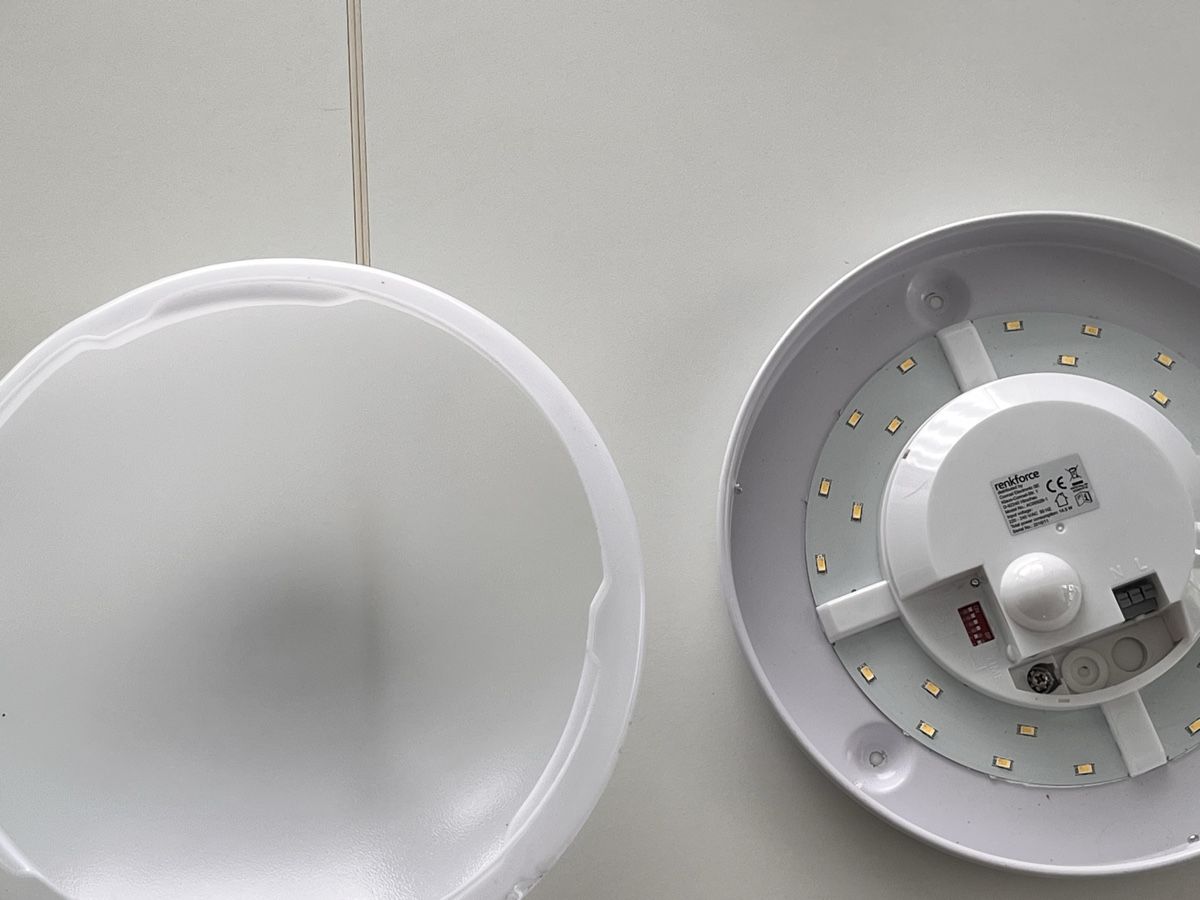 Kronleuchter & Deckenlampen: Deckenlampe mit Lampenschirm aus Kunststoff – Gebraucht aus Oberentfelden von mar_hsq9 4