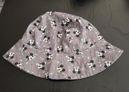 Sonnenhut mit Mickey Mouse Print