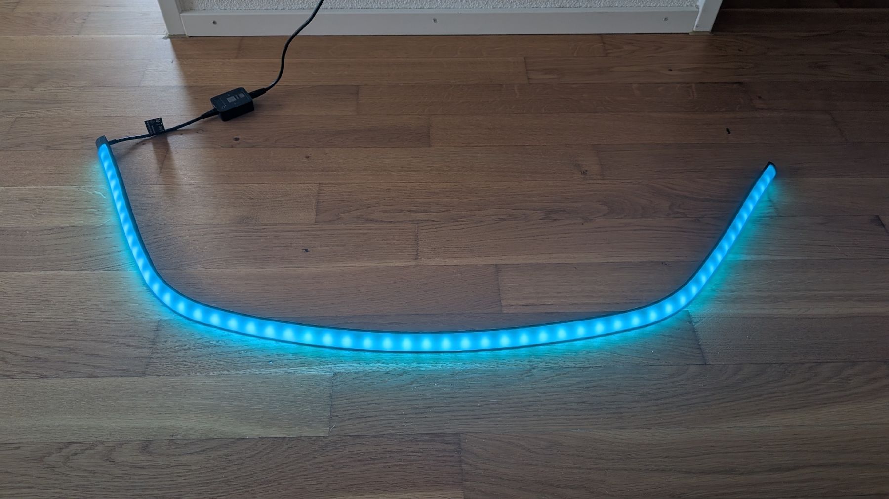Philips Home Cinema: Philips Hue Play Gradient Lightstrip 32" / 34" – Nuovo (secondo la descrizione) da Volketswil venduto da mar_c5pv 2
