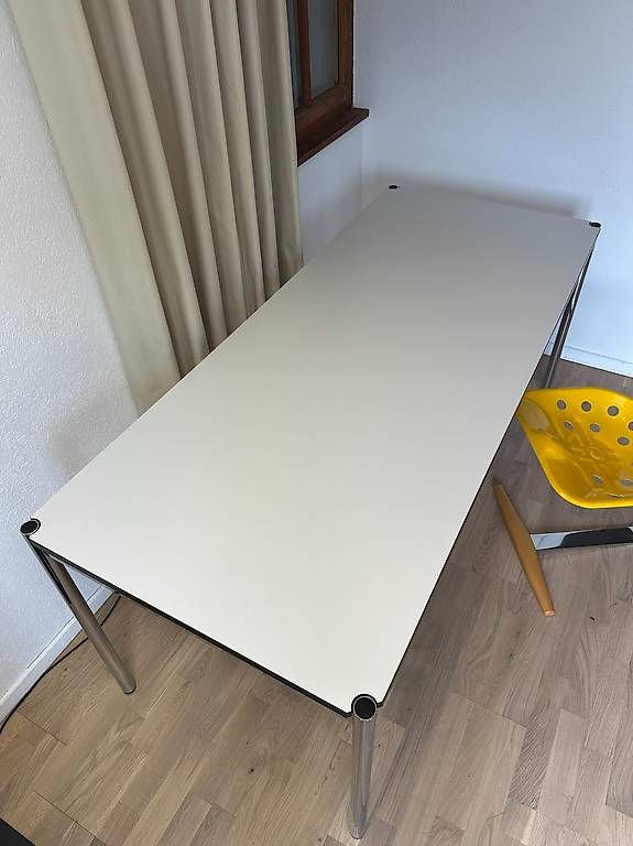 USM Scrivanie: Bureau USM Haller en stratifié gris perle // Ref. AY0441 – Usato da Ravoire venduto da ARKY_s 2