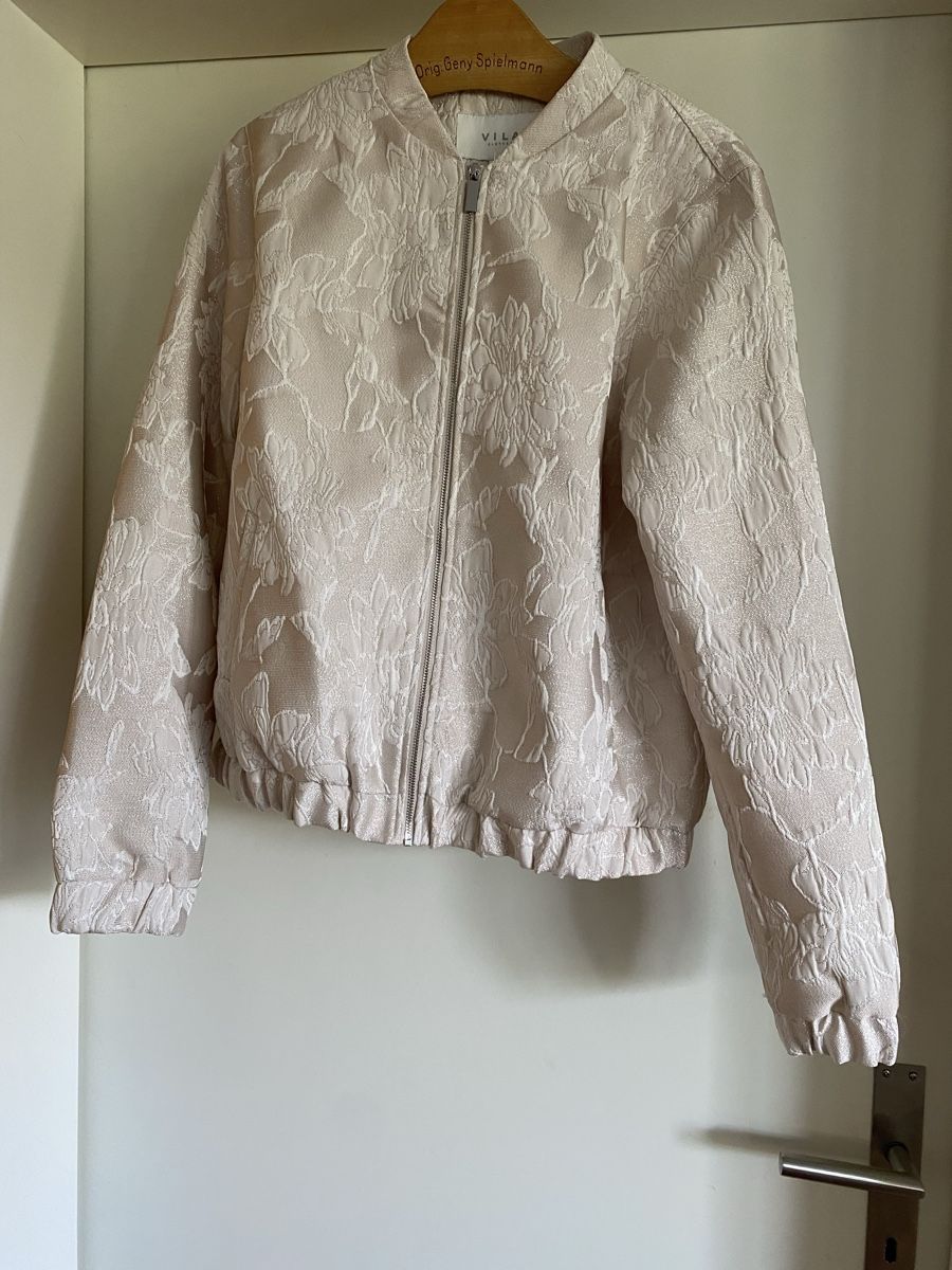 Vila Vestes: Vila Bomberjacke Blumenmuster Beige Grösse 40  – D'occasion à Hünenberg par a.u.849 5