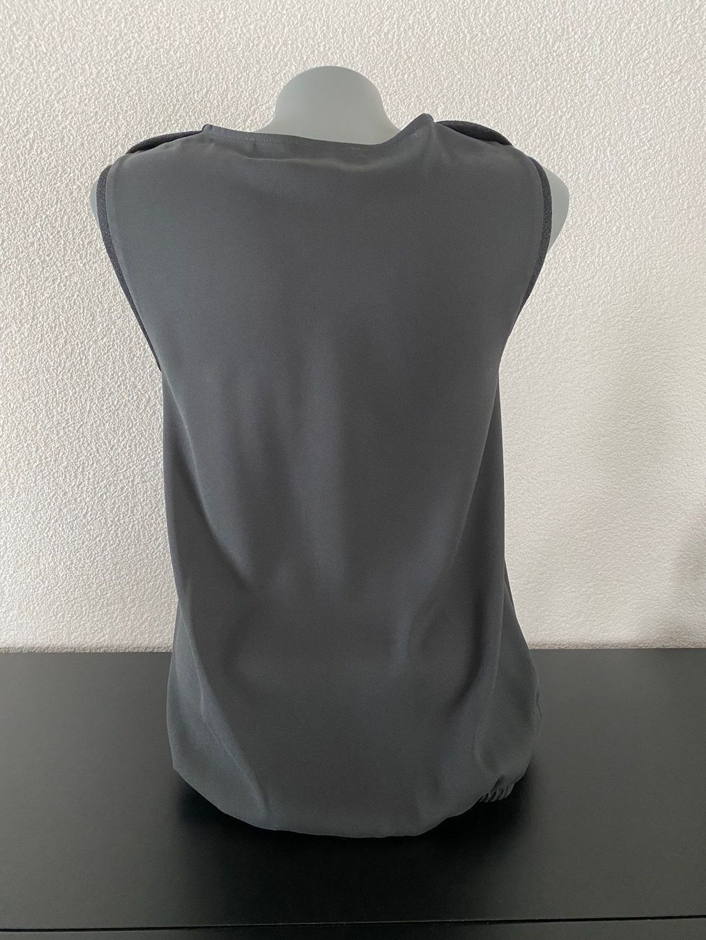Esprit Top: Esprit Top Anthrazit Grösse 34 – Nuovo e nell'imballaggio originale da Eschenbach SG venduto da Sums 2