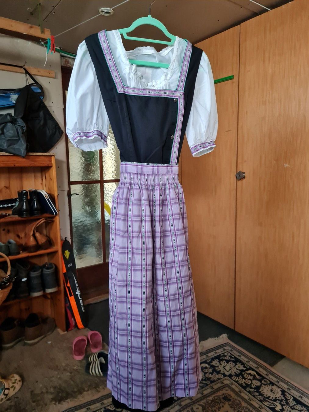 Kleider: Dirndl Set , Grösse M – Gebraucht aus Coeuve von Nelly2