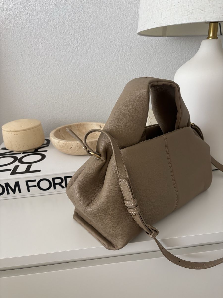 Sacs femmes: Bag in Taupe Colour  – Neuf (Voir description) à Horgen par len_qjz9