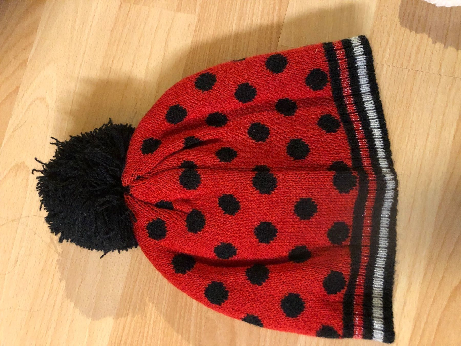 Sonstige Mädchenkleider: Kappe lady bug 52 cm – Gebraucht aus Lupsingen von sta_wgg5 2
