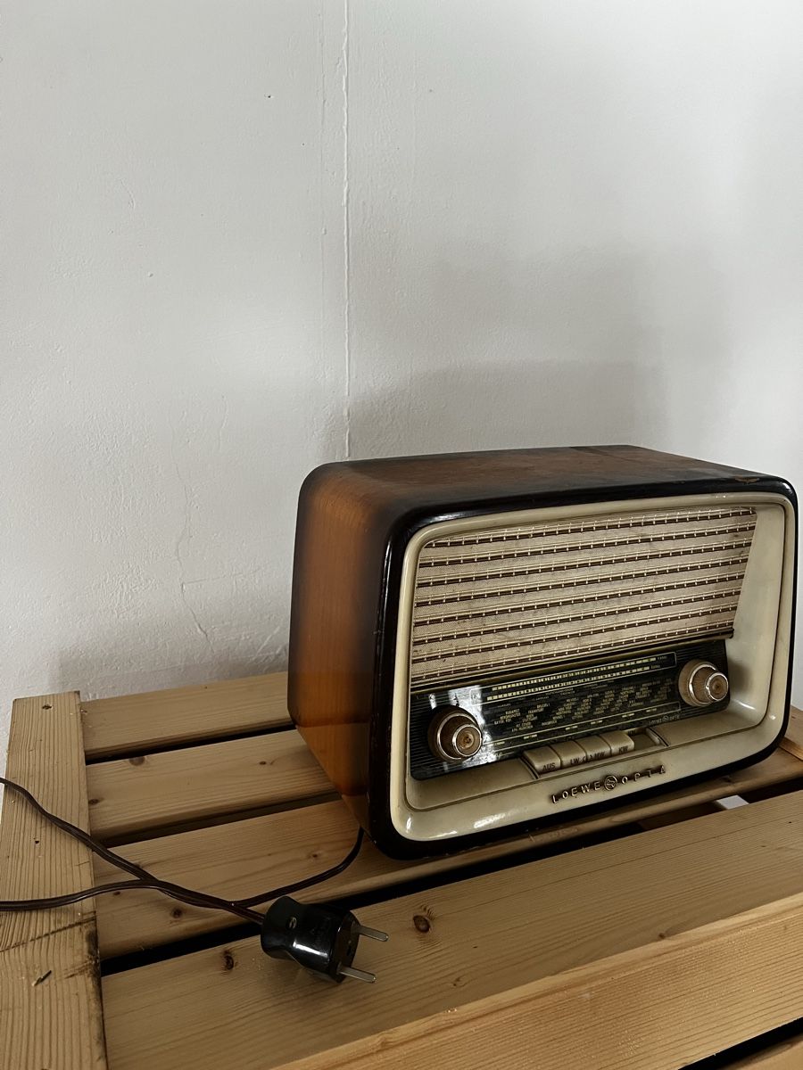 Loewe Radios: Loewe Opta Bella Radio – Gebraucht aus Grosshöchstetten von juri_pf 1