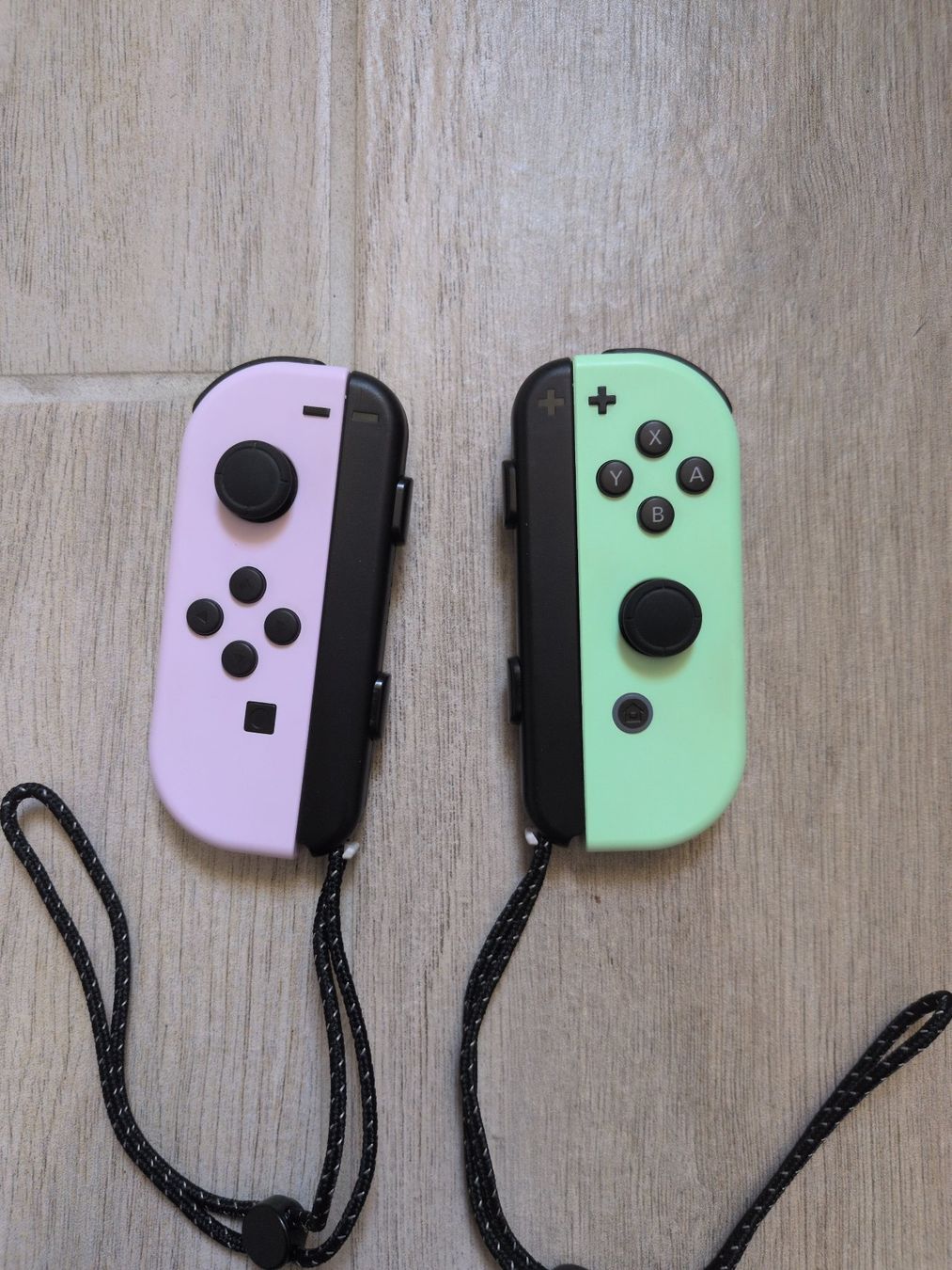 Nintendo Controller: Paire de Joy-Con rose et vert – Gebraucht aus Pully von max_t56z
