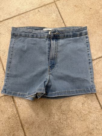 Blaue kurze Hose – Grösse 38