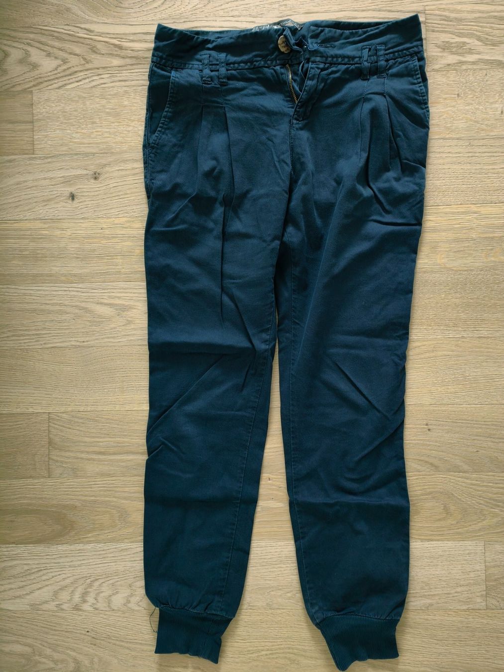 Zara Hosen: Trendige Zara Damenhose - Grösse 34 – Gebraucht aus Birmensdorf ZH von LucaToni02