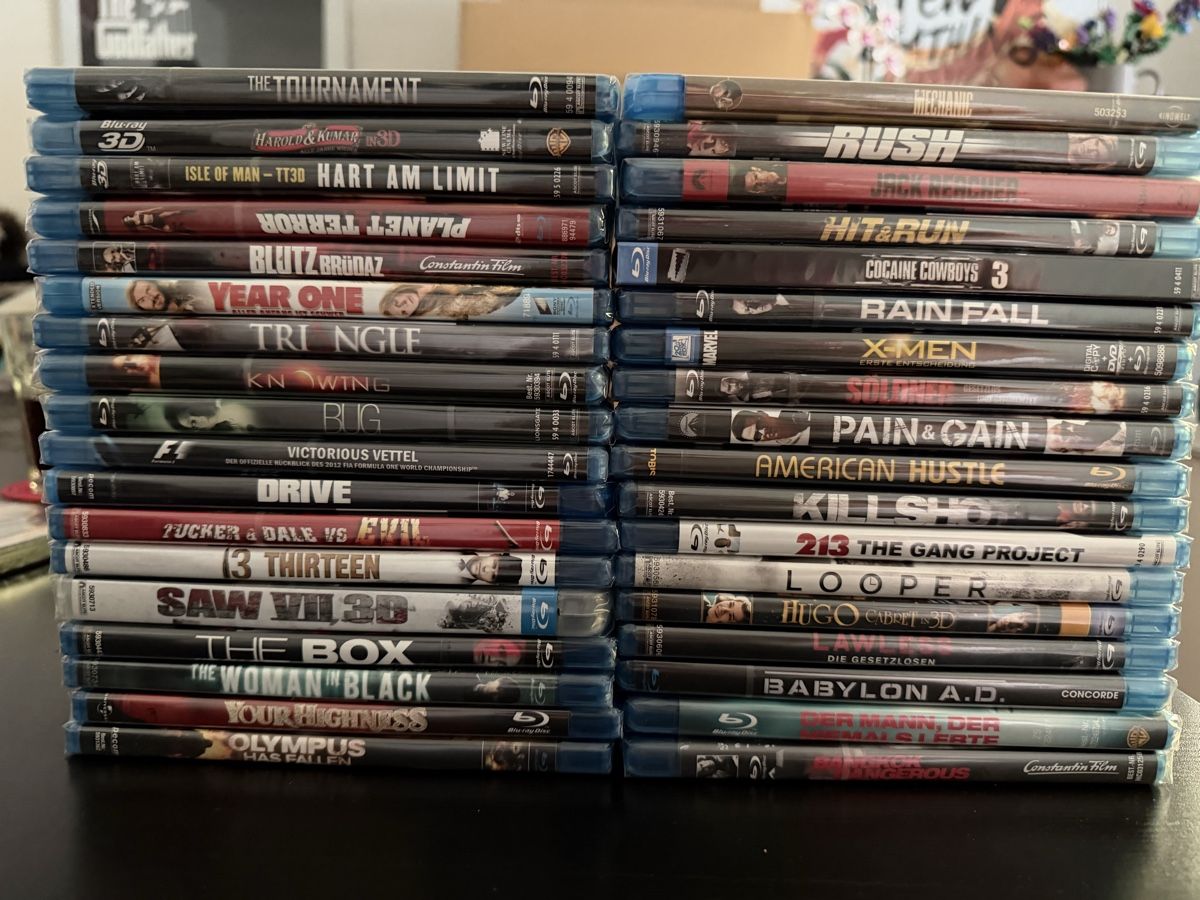 Tutti i DVDs: DVD und Blue-ray Sammlung. Originalverpackt und gebraucht. – Nuovo (secondo la descrizione) da Zürich venduto da Nizole82 1